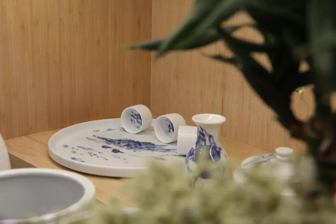 “石与火的艺术”-陶洪涛手绘青花瓷作品展及体验活动顺利结束